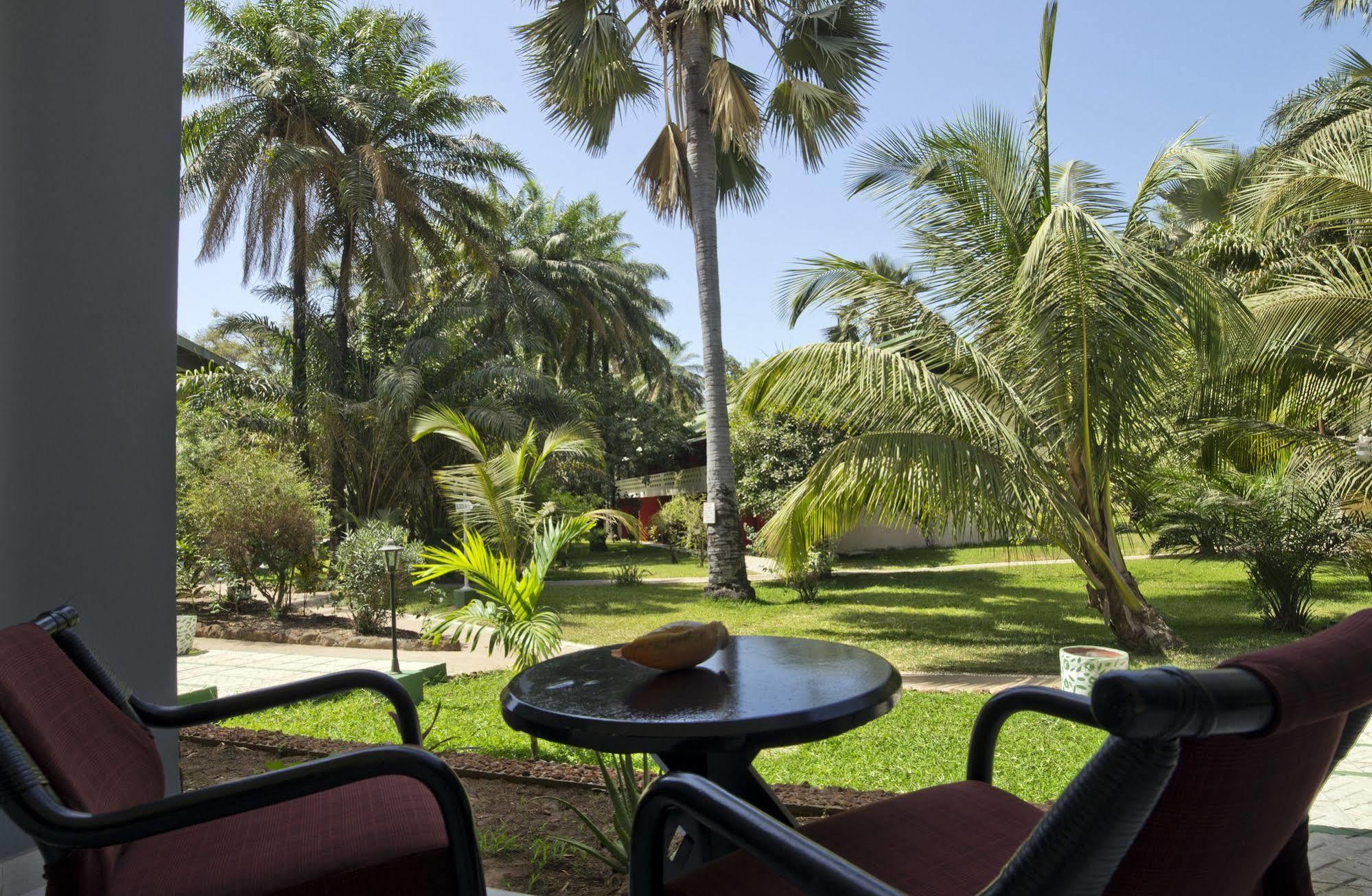 Senegambia Beach Hotel โคโลลิ ภายนอก รูปภาพ